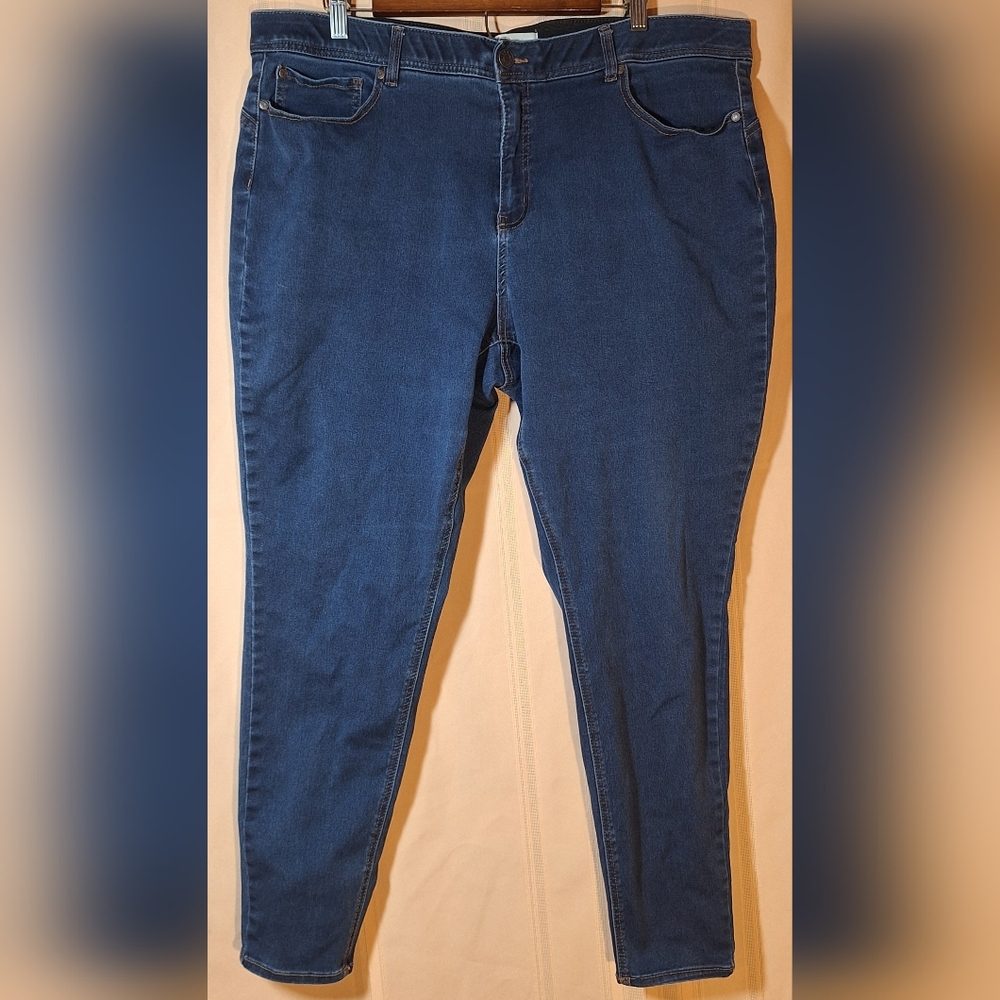 DENIM Classic Straight Leg Jeans